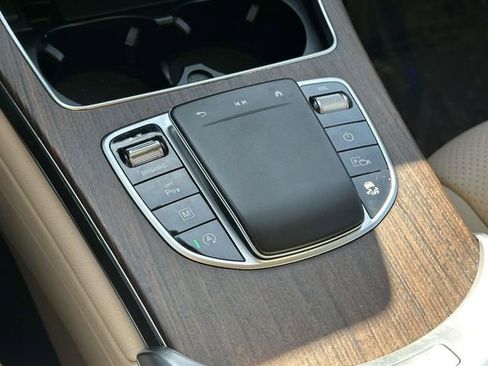 Used 2022 Mercedes-Benz GLC 300 4MATIC w/ Premium Package Lite image 35