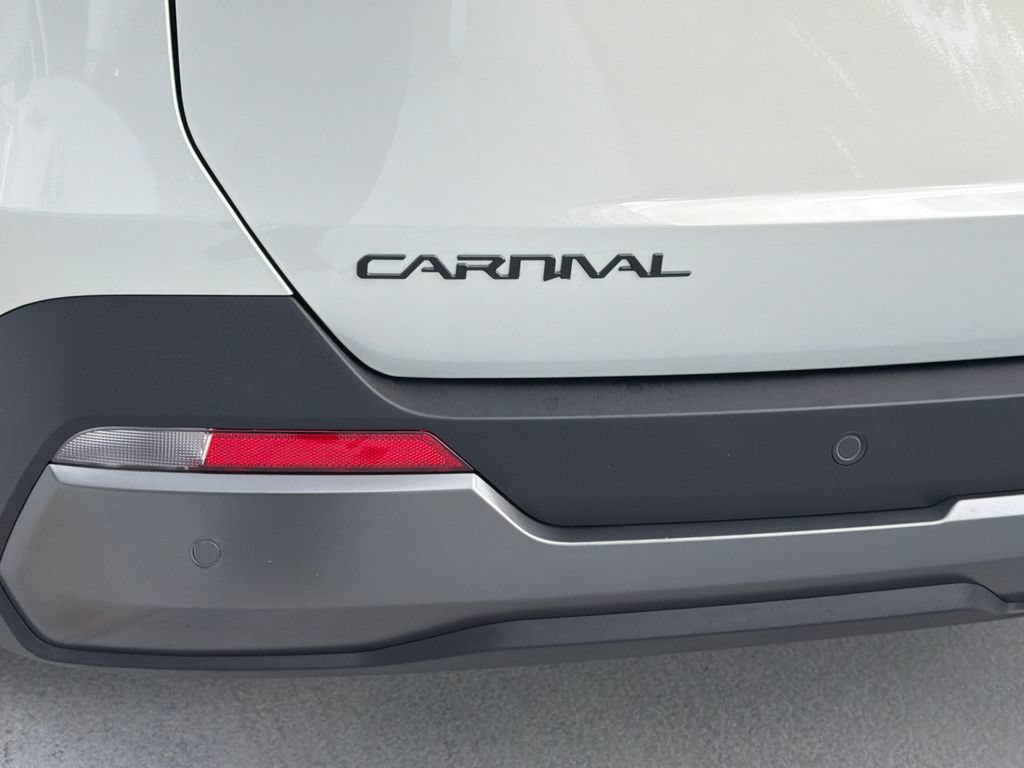 New 2027 Kia Carnival SX w/ Dark Edition Package FWD image 5