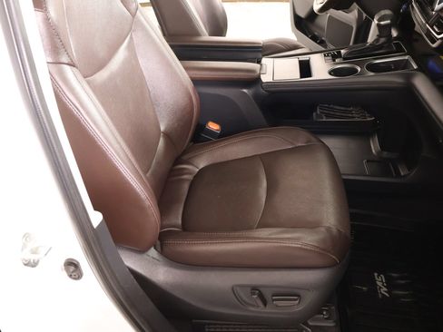 Used 2021 Toyota Sienna Platinum FWD image 15