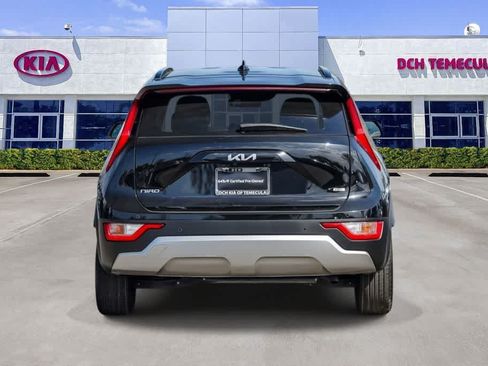 Certified 2024 Kia Niro EX FWD image 3