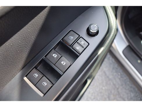 Used 2019 Toyota Highlander XLE AWD/4WD image 47