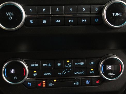 Used 2021 Ford Expedition Limited AWD/4WD image 16