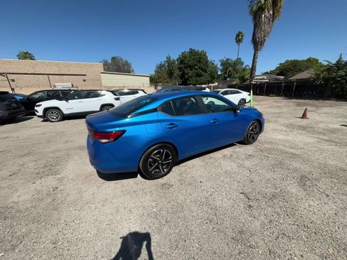 Used 2025 Nissan Sentra SV FWD image 13