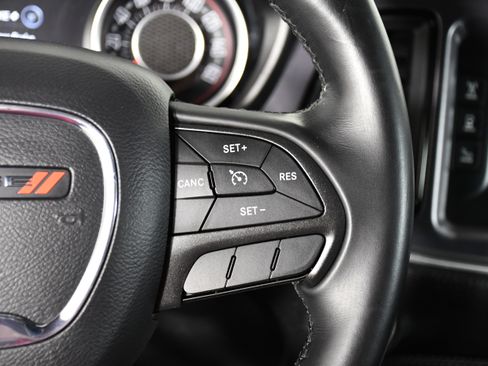 Used 2016 Dodge Challenger SXT RWD image 12