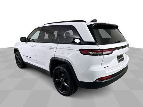 Used 2023 Jeep Grand Cherokee Altitude AWD/4WD image 6