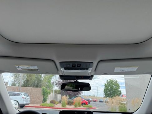 New 2025 Mitsubishi Outlander SEL image 19