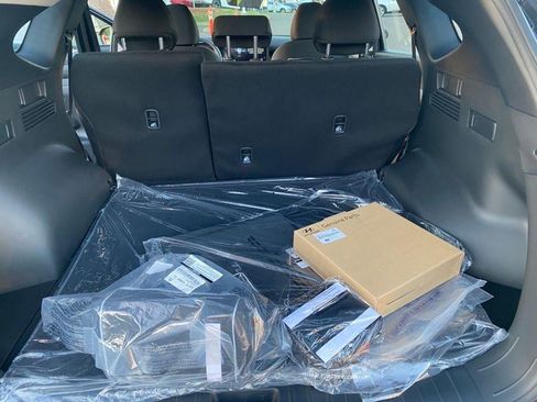 New 2026 Hyundai Tucson Blue SE image 11