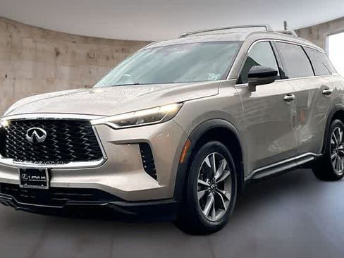 Used 2025 INFINITI QX60 Luxe w/ Vision Package AWD/4WD image 3