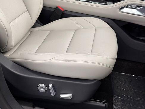 New 2026 Lincoln Nautilus Premier image 13