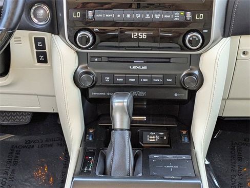 Used 2022 Lexus GX 460 Premium image 17
