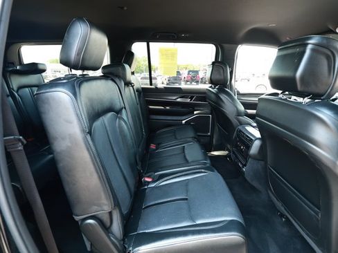 Used 2024 Jeep Wagoneer Series II w/ Flexible Seating Group RWD image 31
