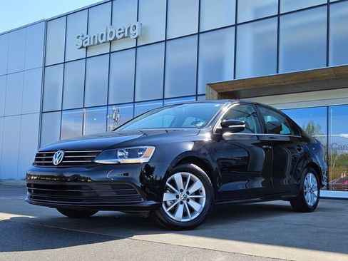 Used 2016 Volkswagen Jetta SE FWD image 1