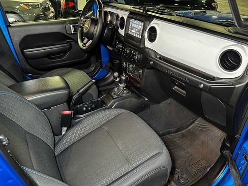 Used 2021 Jeep Wrangler Unlimited Islander image 13