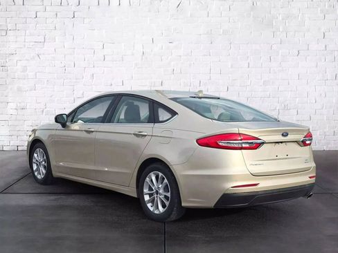 Used 2019 Ford Fusion SE image 5