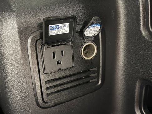 Used 2021 Toyota 4Runner Venture w/ Moonroof Package image 38