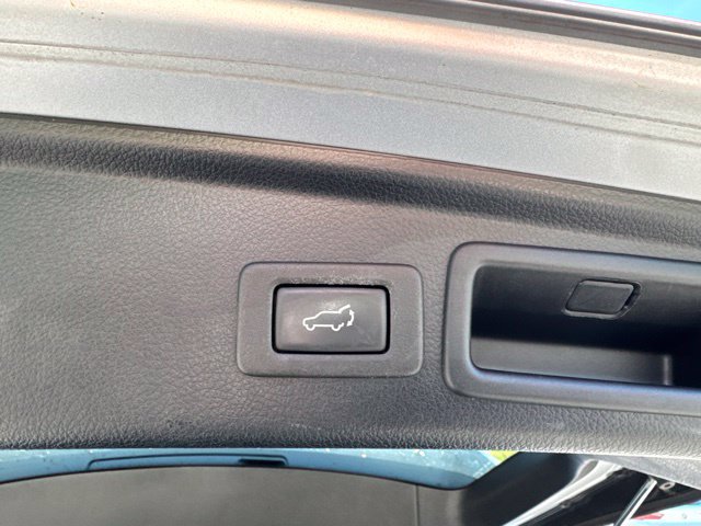Used 2017 Subaru Forester 2.5i Limited AWD/4WD image 12