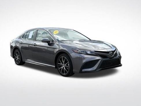 Used 2024 Toyota Camry SE FWD image 2