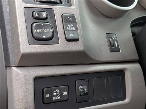 Used 2012 Toyota Tundra image 11