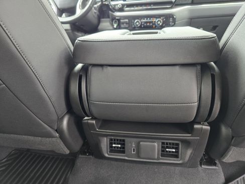 Used 2024 Chevrolet Silverado 2500 LTZ image 43