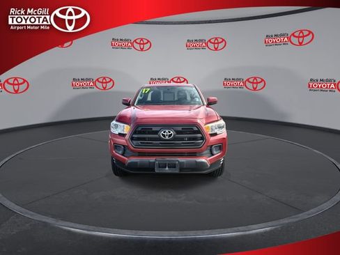 Used 2017 Toyota Tacoma SR w/ SR Convenience Package RWD image 3