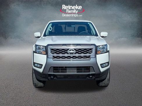 Used 2025 Nissan Frontier SV w/ SV Convenience Package image 2