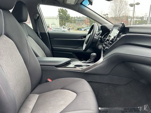 Certified 2021 Toyota Camry LE image 16