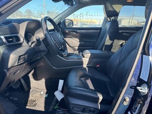 Used 2021 Toyota Highlander Platinum image 7
