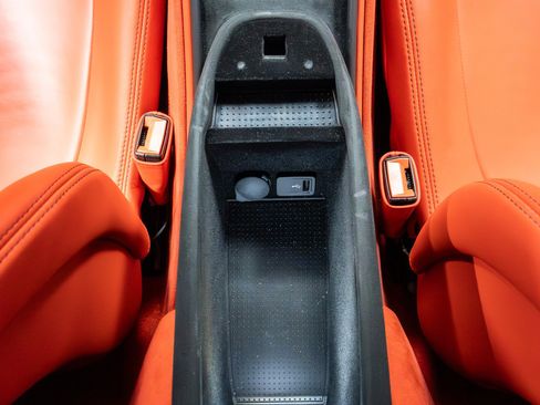 Used 2022 Ferrari Roma RWD image 32