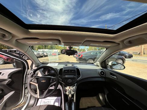 Used 2014 Chevrolet Sonic LT w/ Fun and Sun Package image 10