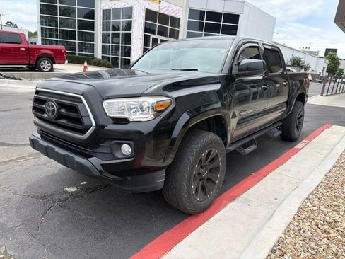 Used 2020 Toyota Tacoma SR5 w/ SR5 Appearance Package (SM) RWD image 3