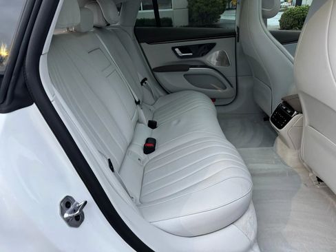 Used 2022 Mercedes-Benz EQS 580 4MATIC Sedan w/ AMG Line Interior image 28