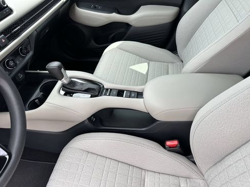 Used 2025 Honda HR-V LX image 21