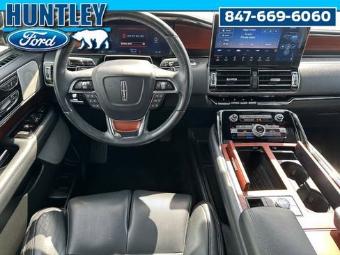 Used 2022 Lincoln Navigator Reserve image 21