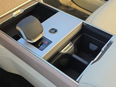 New 2026 Land Rover Range Rover SE image 25