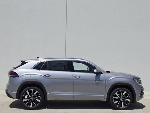 Used 2024 Volkswagen Atlas Cross Sport SEL Premium R-Line AWD/4WD image 3