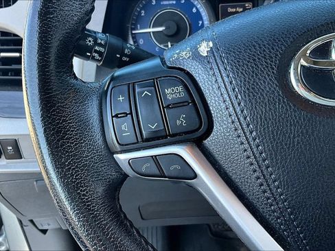 Used 2019 Toyota Sienna XLE FWD image 10