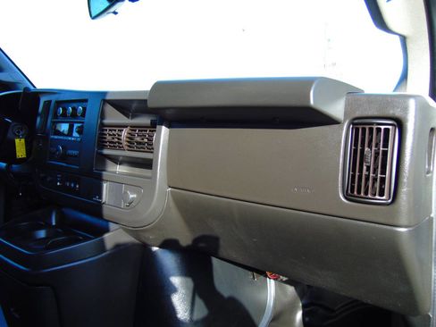 Used 2022 GMC Savana 3500 w/ Power Convenience Package image 12