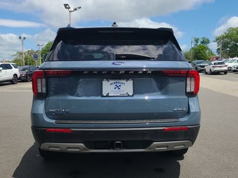 Used 2025 Ford Explorer Active w/ Active Comfort Package AWD/4WD image 7