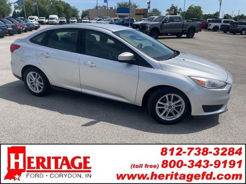 Used 2018 Ford Focus SE FWD image 1