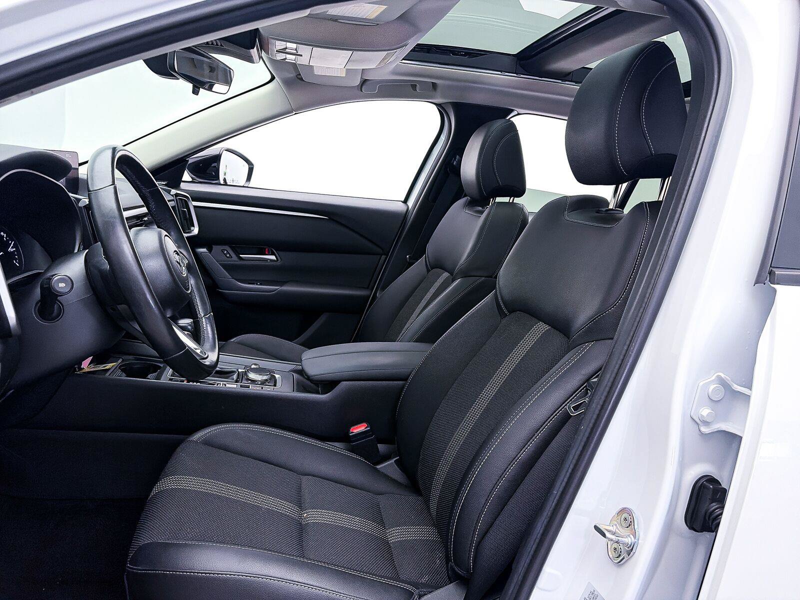 Used 2024 MAZDA CX-50 AWD 2.5 S w/ Accent Package image 15