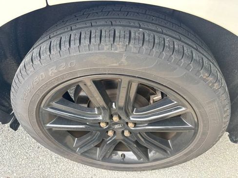 Certified 2024 Ford Edge ST-Line AWD/4WD image 7