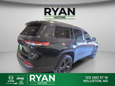 Used 2023 Jeep Grand Cherokee L Laredo AWD/4WD image 5