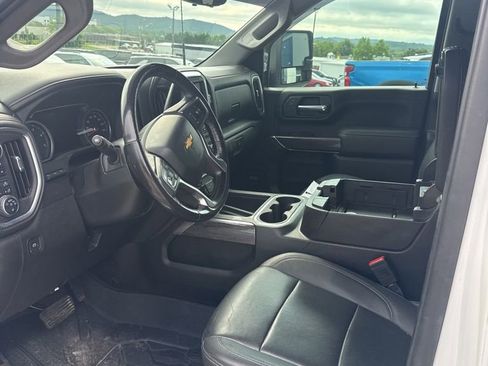 Used 2022 Chevrolet Silverado 3500 LTZ w/ LTZ Convenience Package AWD/4WD image 5