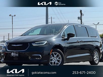 Used 2023 Chrysler Pacifica Touring-L