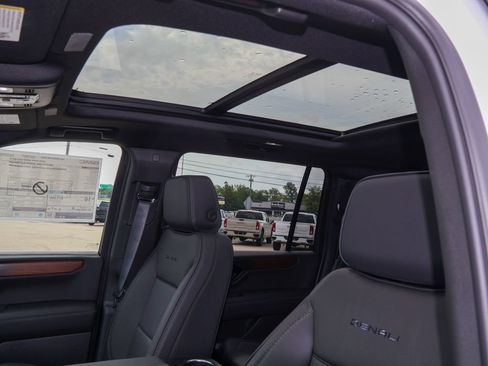 New 2026 GMC Yukon XL Denali w/ Sun & Power Step Package AWD/4WD image 10