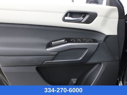 New 2026 Nissan Pathfinder SL image 14