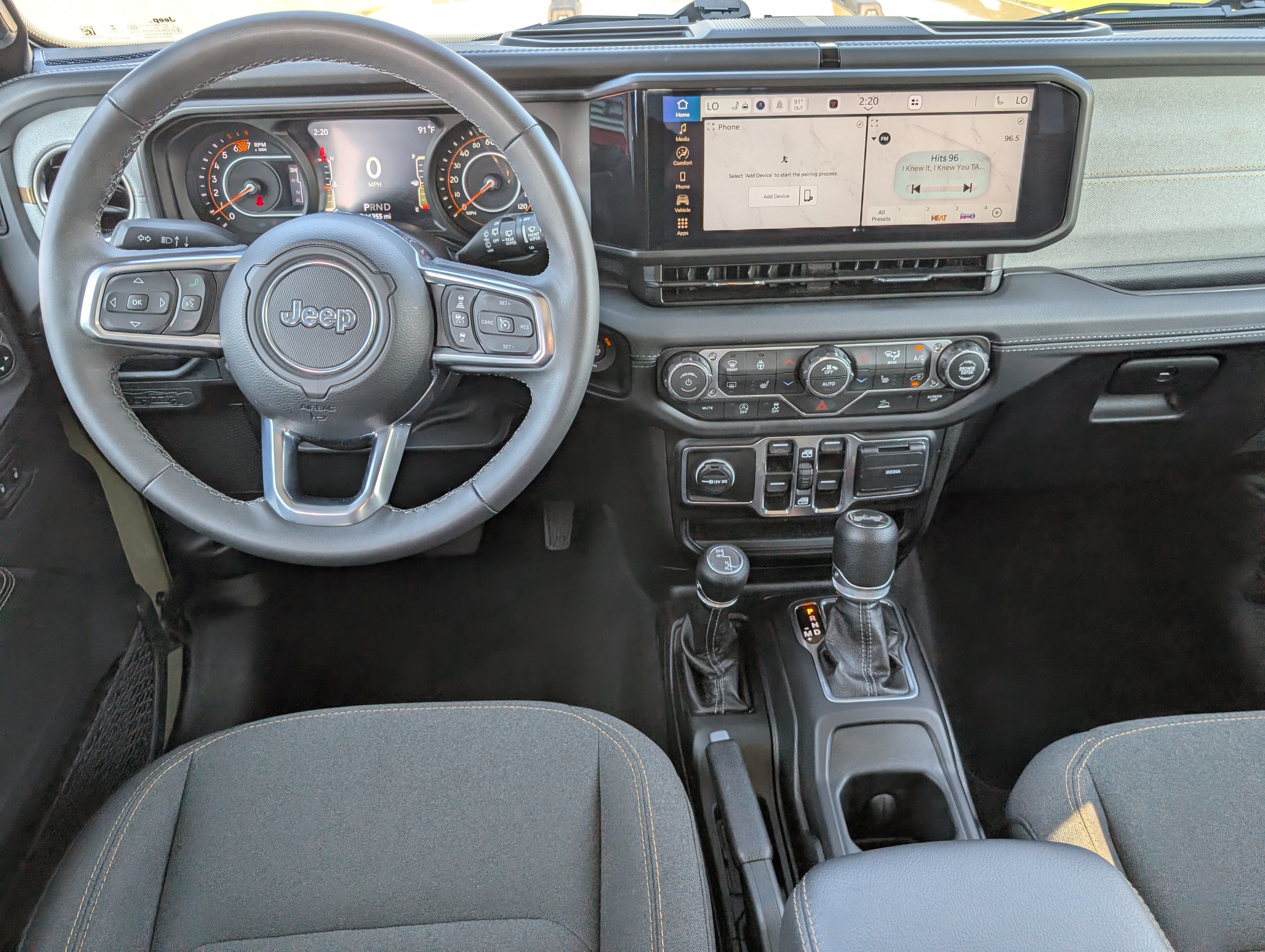 Used 2026 Jeep Wrangler Unlimited Sahara AWD/4WD image 11