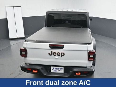 Used 2024 Jeep Gladiator Mojave w/ Technology Group AWD/4WD image 25