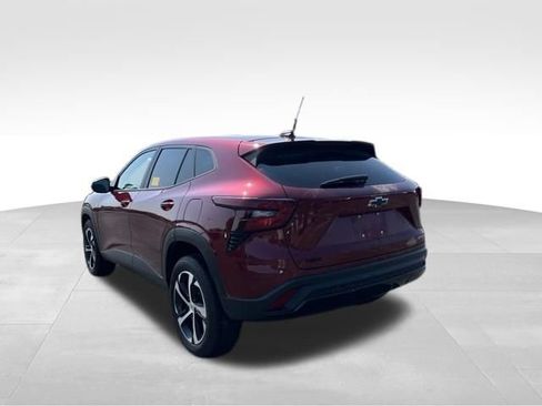 Used 2025 Chevrolet Trax RS w/ Driver Confidence Package FWD image 3
