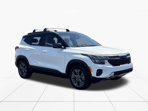 Used 2024 Kia Seltos S AWD/4WD image 8